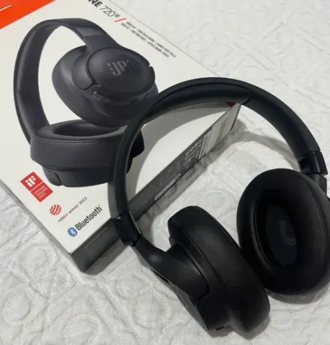 Fone de Ouvido Bluetooth JBL Tune