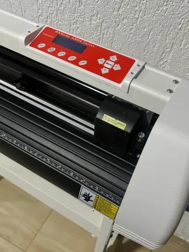PLOTTER DE RECORTE E RISCO DIGITAL - 72CM