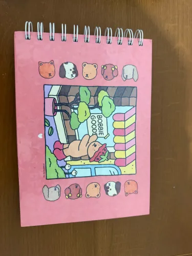 livro de colorir Bobbie Goods com capa dura