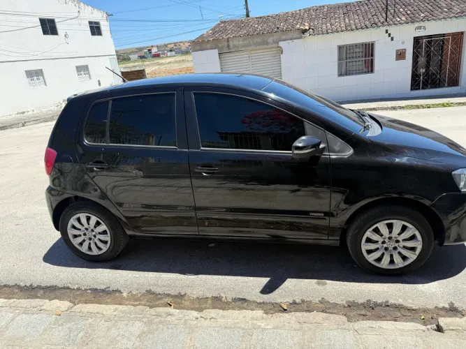 Volkswagen Fox 1.0 MI Total Flex 8V 5P 2014
