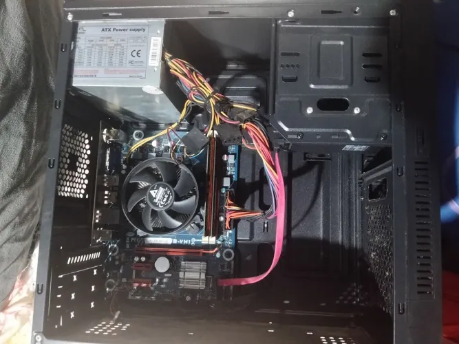 Manito,Pc com peças simples