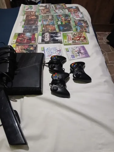 Xbox 360 Completo! 500GB + Kinect + 3 Controles + 25 Jogos 