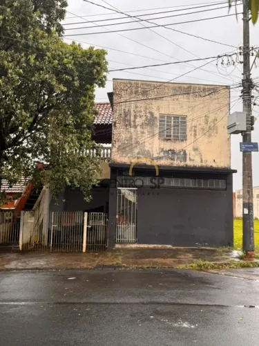 Área com 4 quitinetes alugadas a venda com 179,51 m² construídos e 266,34 m2 total em Conj