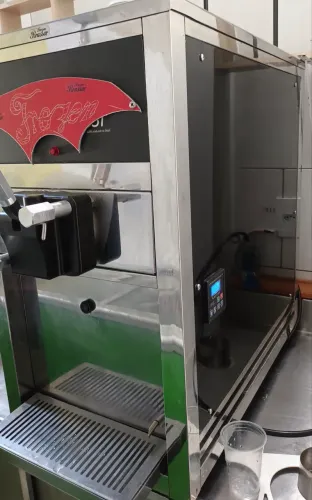 Máquina para milkshake ou casquinha