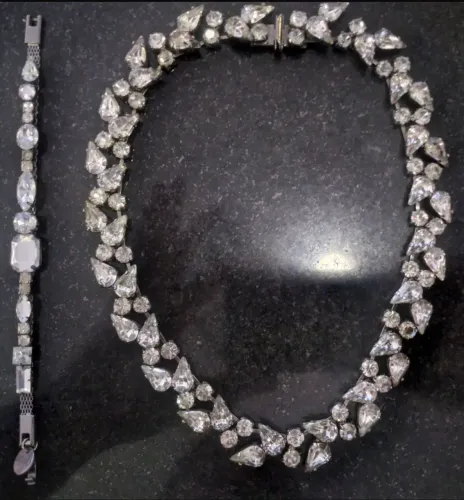 Conjunto de colar e pulseira Bo.Bo