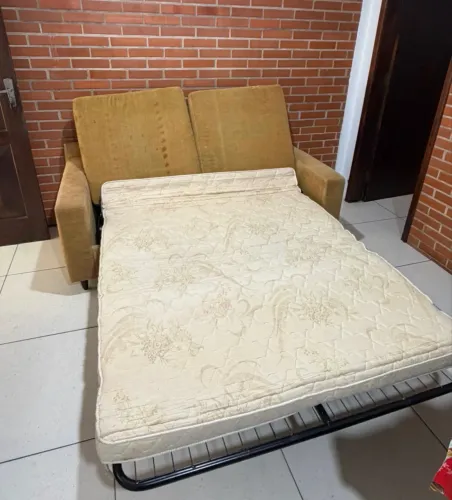 Sofá cama em bom estado
