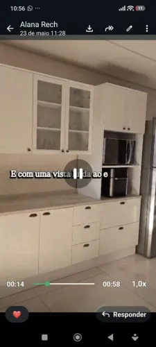 2 conjuntos de armários modulares marca HENN