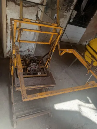 Máquina para Fabricação de Blocos de Cimento