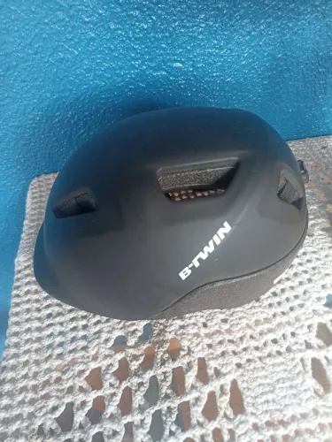 Capacete adulto de ciclismo urbano 100<br>Capacete Adulto de Ciclismo Urbano 100 Btwin Pretco
