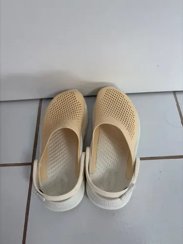 Crocs amarelinha original