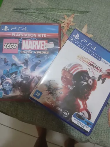Vende-se 2 deveres de playStation 4 nunca usado no precinho