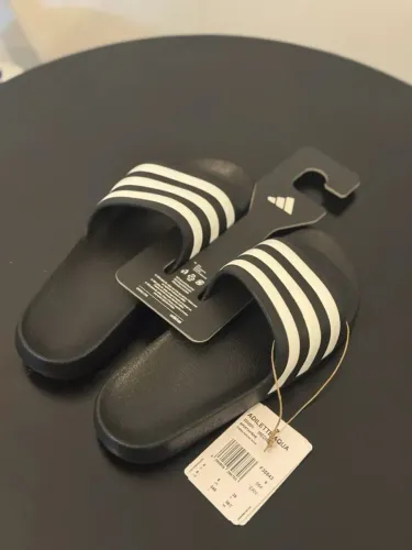 Chinelo Adidas Feminino 36 - Novo e original (COM ETIQUETA)
