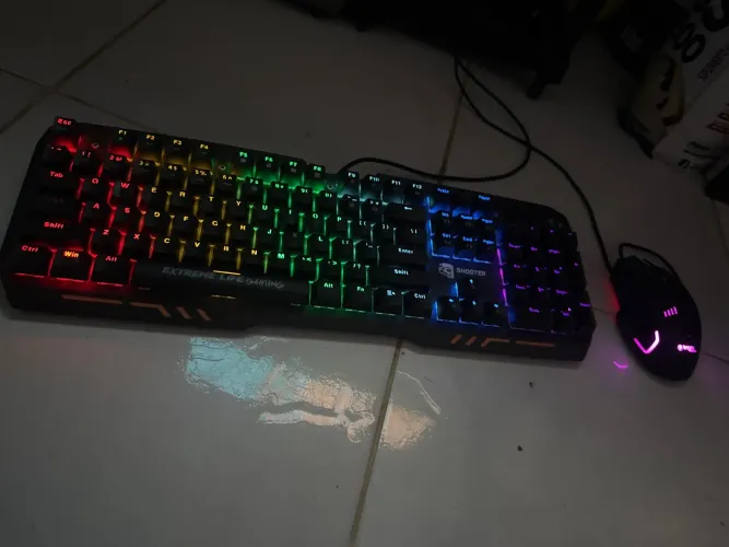 Teclado e mouse gamer