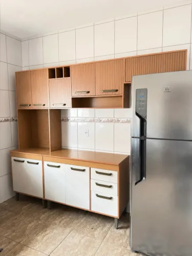 Armário de cozinha completo com balcão