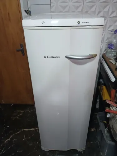 Vende se freezer 6 portas usado 