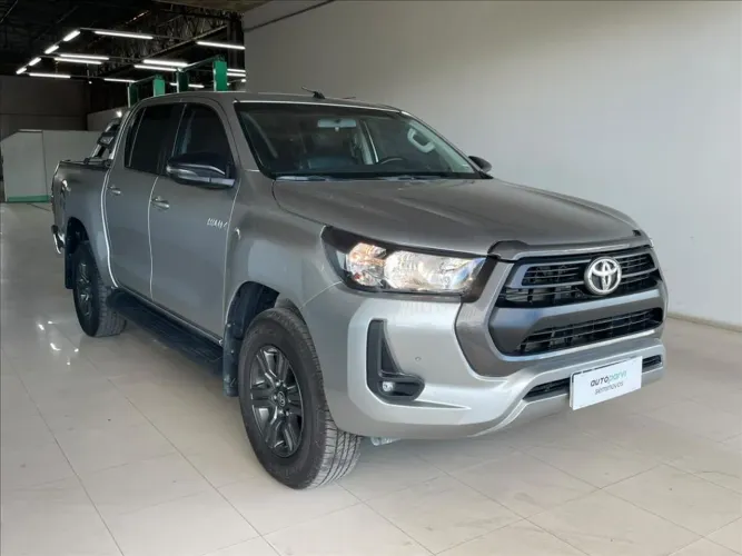 Toyota Hilux CD SR 4X4 2.8 TDI Diesel Aut. 2024