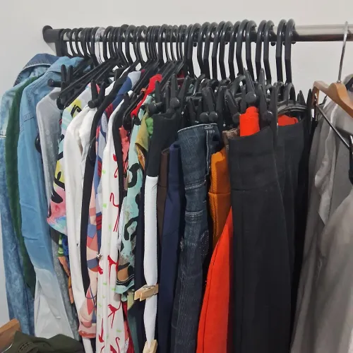 Lote roupas brecho tamanhos variados 