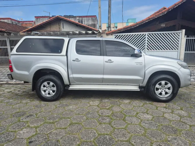Toyota Hilux CD SRV 4X4 2.7 Flex 16V Aut. 2013