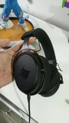 Fone de ouvido "PICHAU" NOVO.