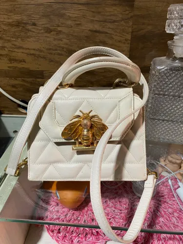 Bolsa Schütz believe