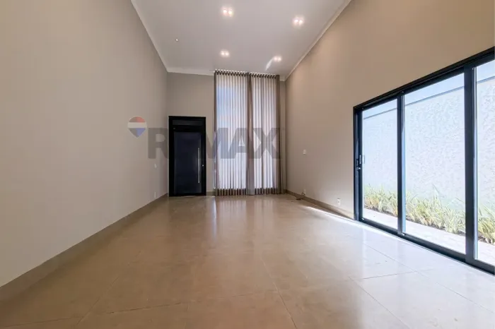 Casa de Alto Padrão no Condomínio Água Espraiada 3 Qts e 1 Suíte com Closet), Piscina -