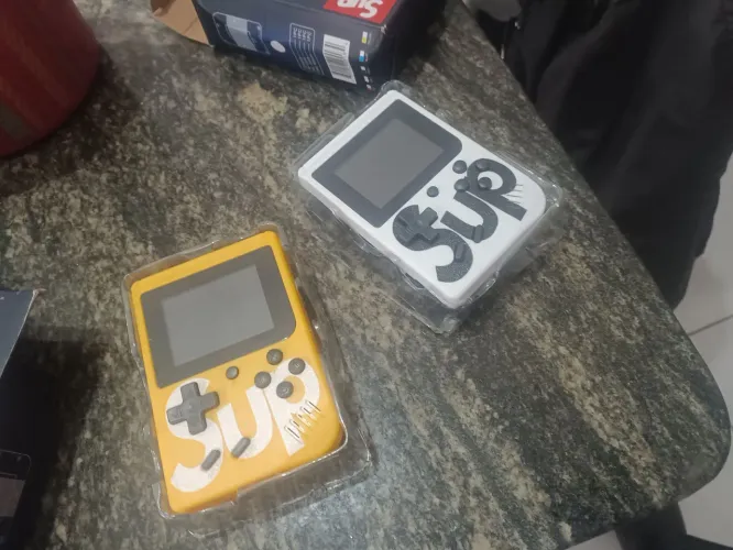 Vendo 2 mini games de 400 jogos clássico