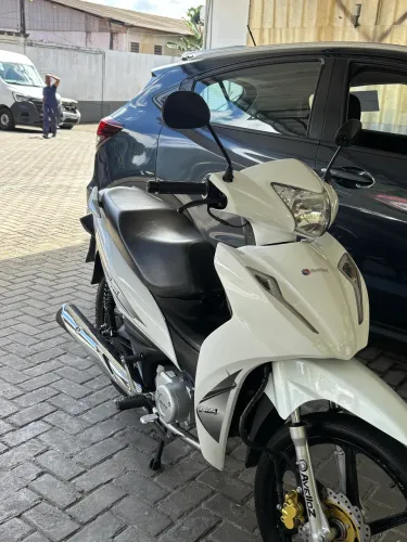 Moto em excelente estado de conservação!
