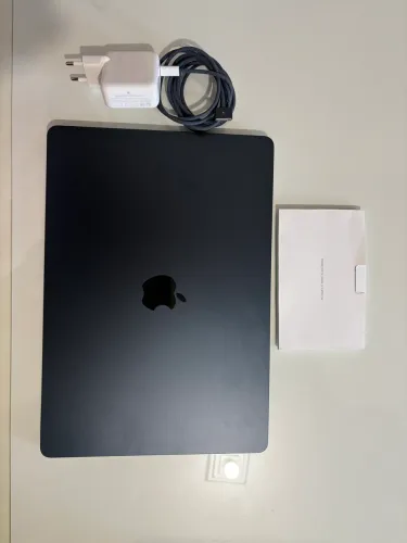 macbook air de 15.3 polegadas, 16gb de ram e 256gb