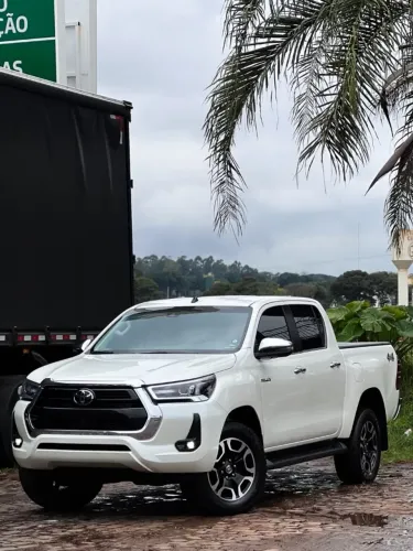 Toyota Hilux CD SRX 4X4 2.8 TDI 16V Diesel Aut. 2022