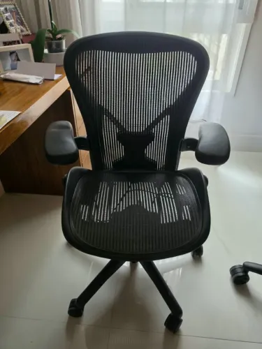 Cadeira Herman Miller Classic Aeron B Completa