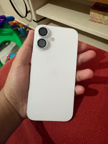 iPhone 16 