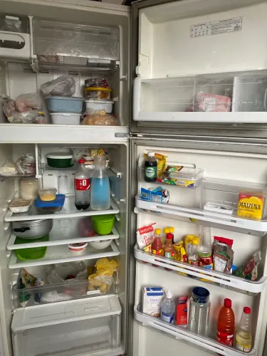 Vendo essa geladeira seminova