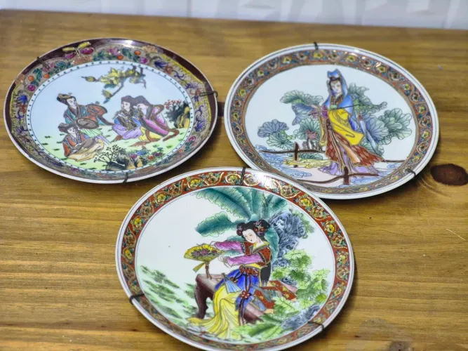Trio de pratos chineses antigos pintados a mão 