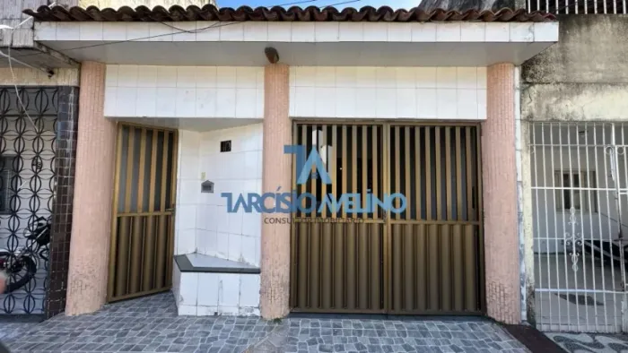 Casa 3/4 sendo 2 suítes - Eduardo Gomes