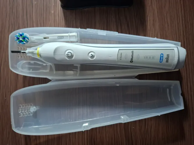 Escova elétrica Oral B