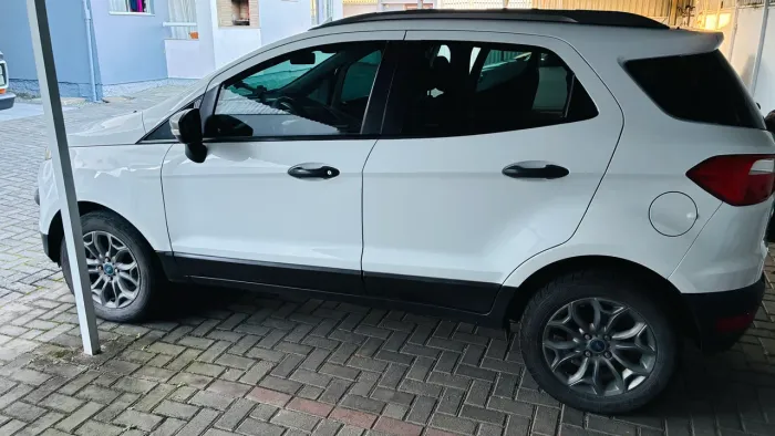 Ford Ecosport Freestyle 1.6 16V Flex 5P 2014