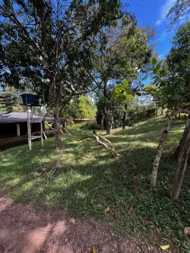 Vendo chacara no município de Santo Antônio Descoberto escritura e rio nos fundos