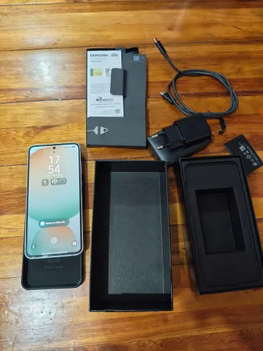 Samsung Galaxy s24 fe 256 GB semi novo