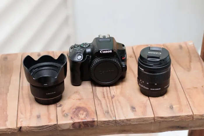Canon Sl3 + 2 lentes