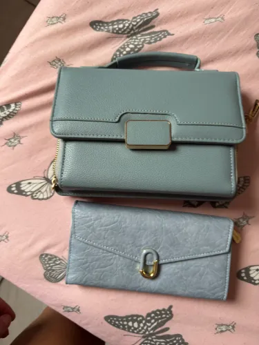 Bolsa com carteira nunca foi usada