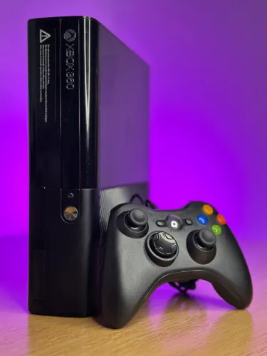 Xbox 360 - superslim