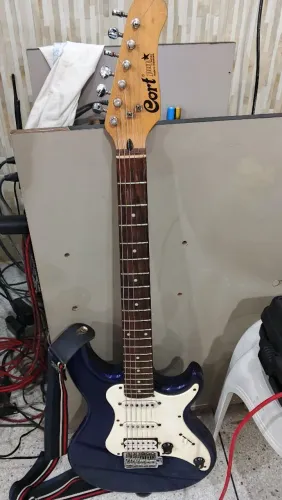 Guitarra cort