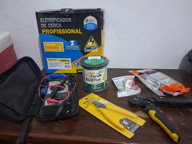 Produtos elétricos variados e tipos e quantidades de fios,a preço de desapego