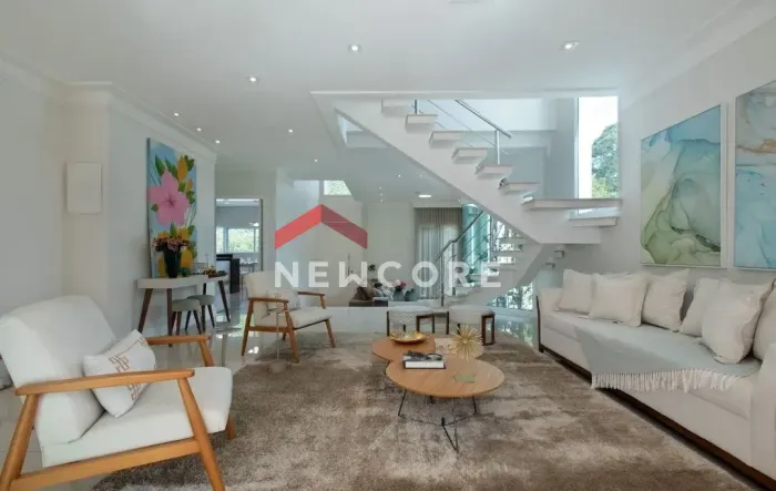 Casa de condomínio em Alameda Guarujá - Alphaville - Santana de Parnaíba/SP