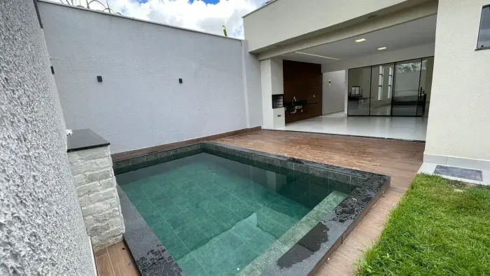 LINDA CASA COM PISCINA 3 SUÍTES PRÓXIMA AO BURITÍ SHOPPING