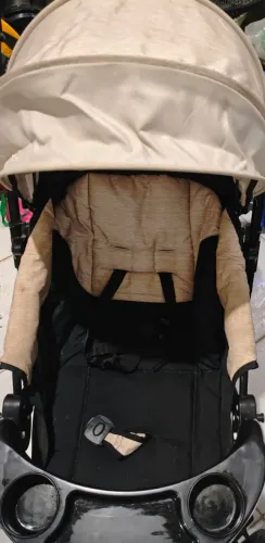Carrinho de bebê semi novo