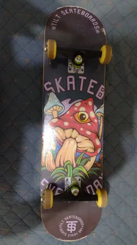Skate Usado somente 2 vezes, shape quebrou.