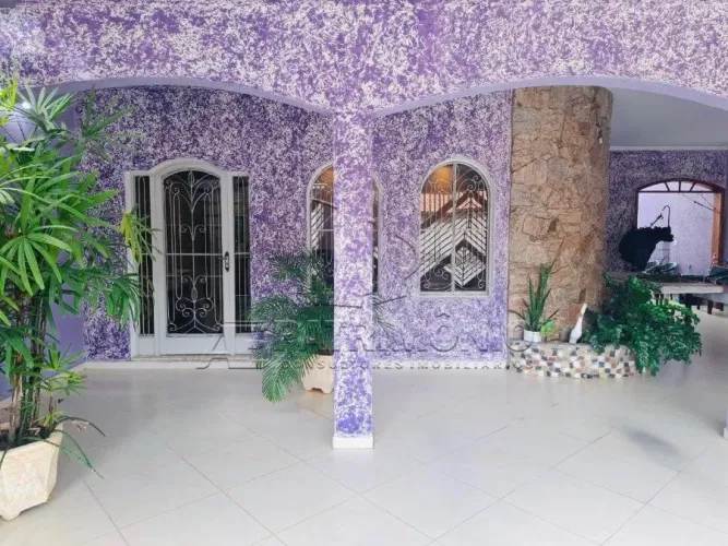 CASA ASSOBRADADA 3 QUARTOS - Laranjeiras