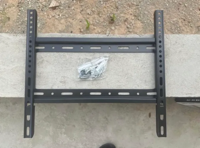 Suporte para TV de até 75 polegadas.