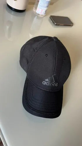 Boné adidas